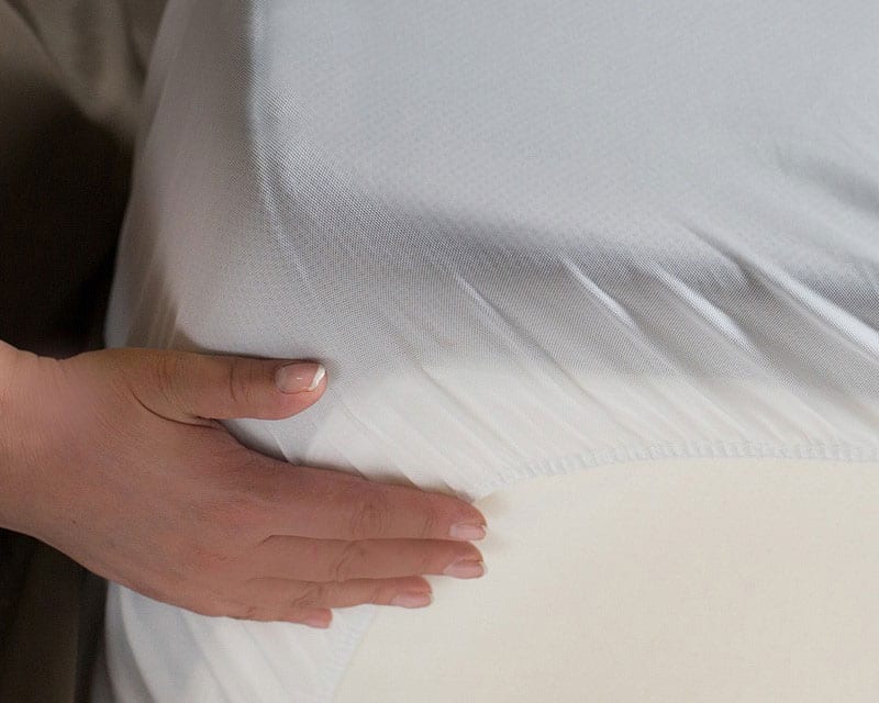 protect a bed cotton mattress protector