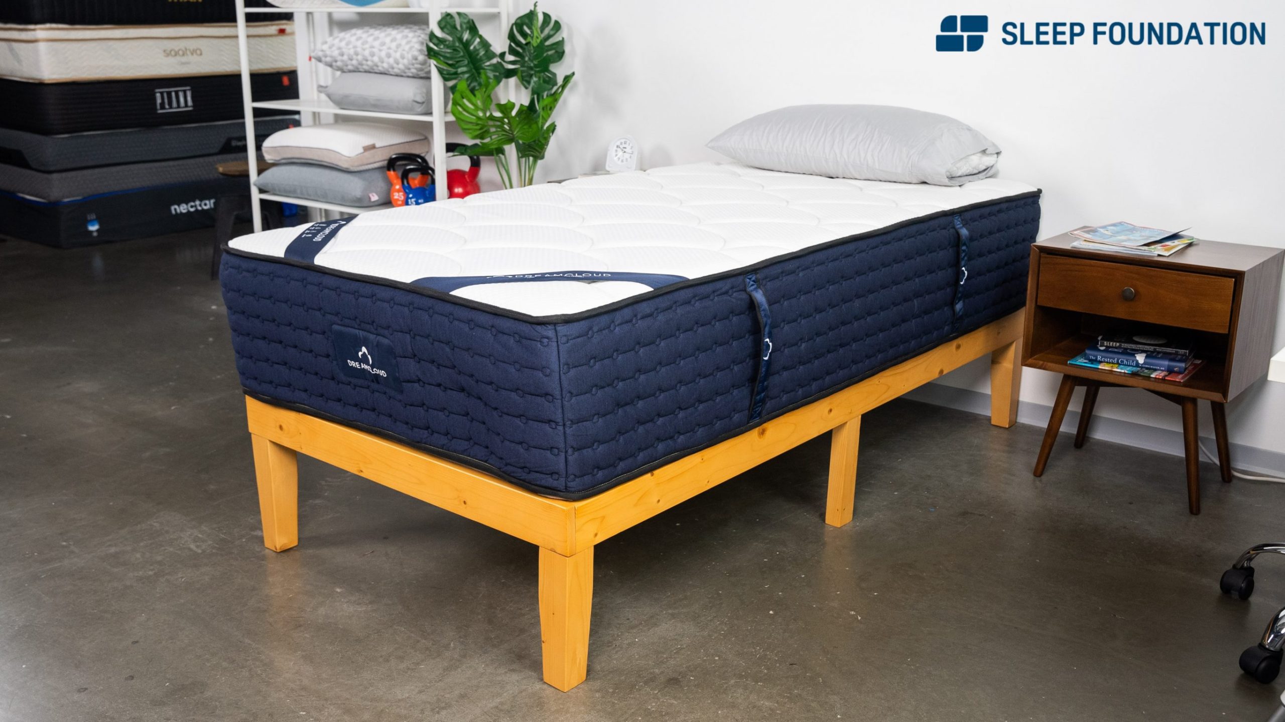 Best Mattress For Platform Beds Of 2022 (Memory Foam, Pillow Top ...