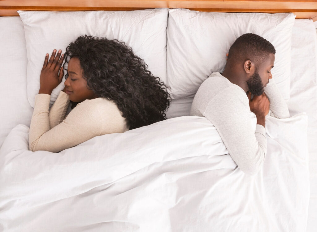 2 'Sleep Divorce' Strategies That Bring Couples Closer, According To A  Psychologist